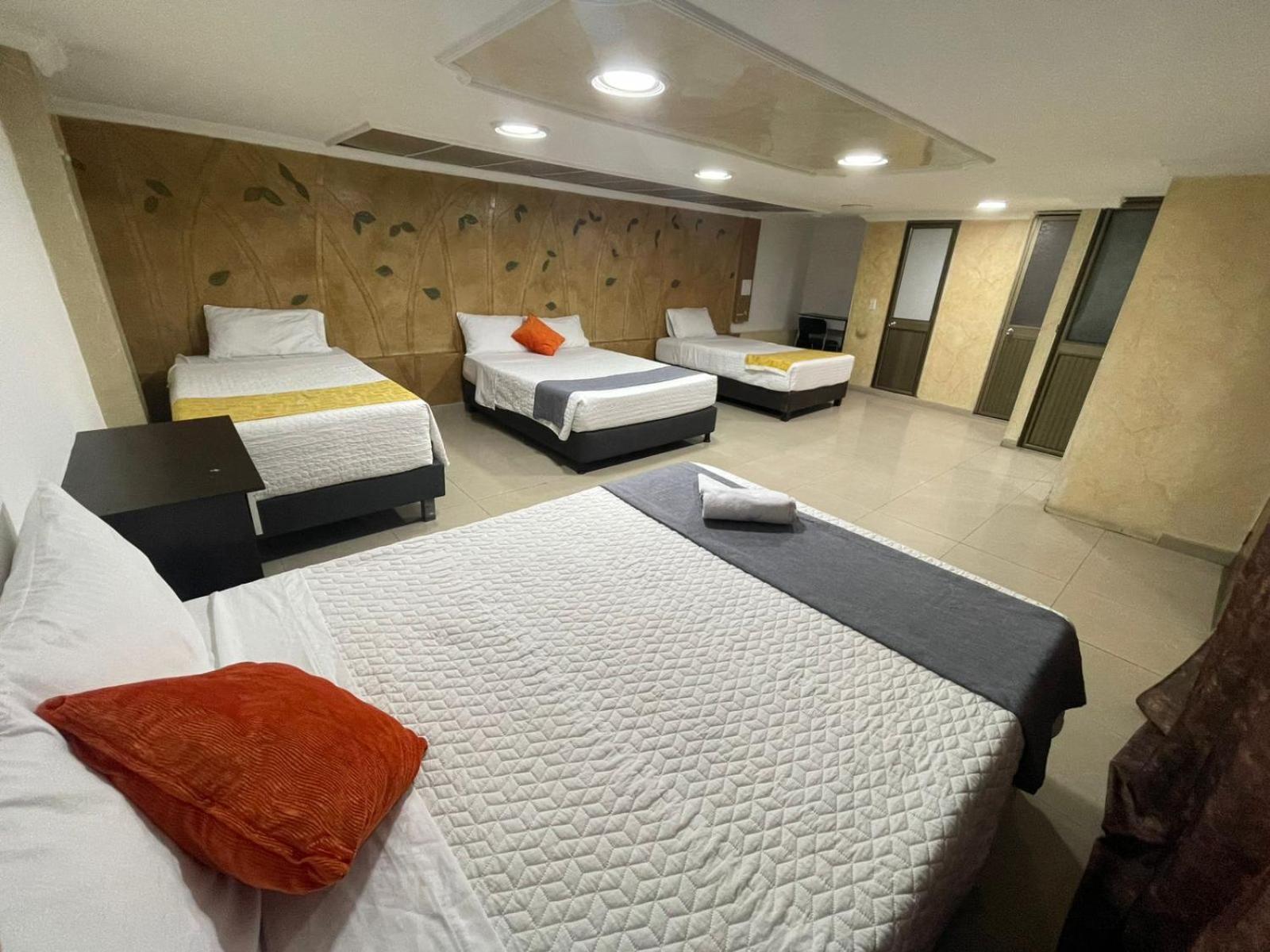 Hotel Ejecutivo 63 In โบโกตา ภายนอก รูปภาพ